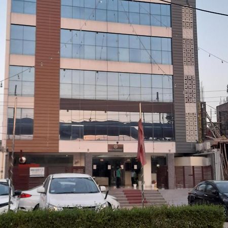 Hotel Immense Residency Faridabad Esterno foto