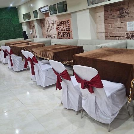 Hotel Immense Residency Faridabad Esterno foto