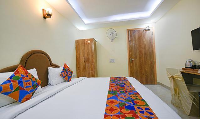 Hotel Immense Residency Faridabad Esterno foto