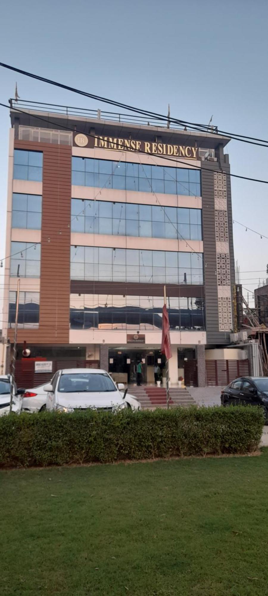 Hotel Immense Residency Faridabad Esterno foto