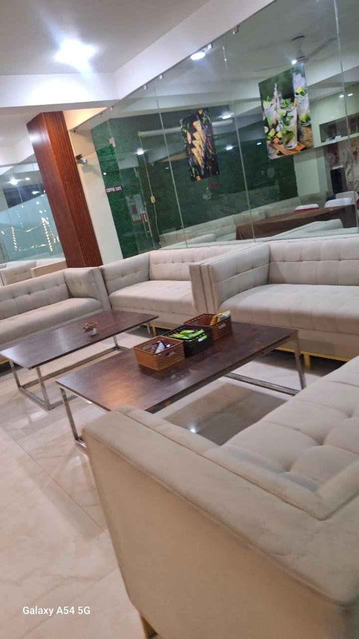 Hotel Immense Residency Faridabad Esterno foto