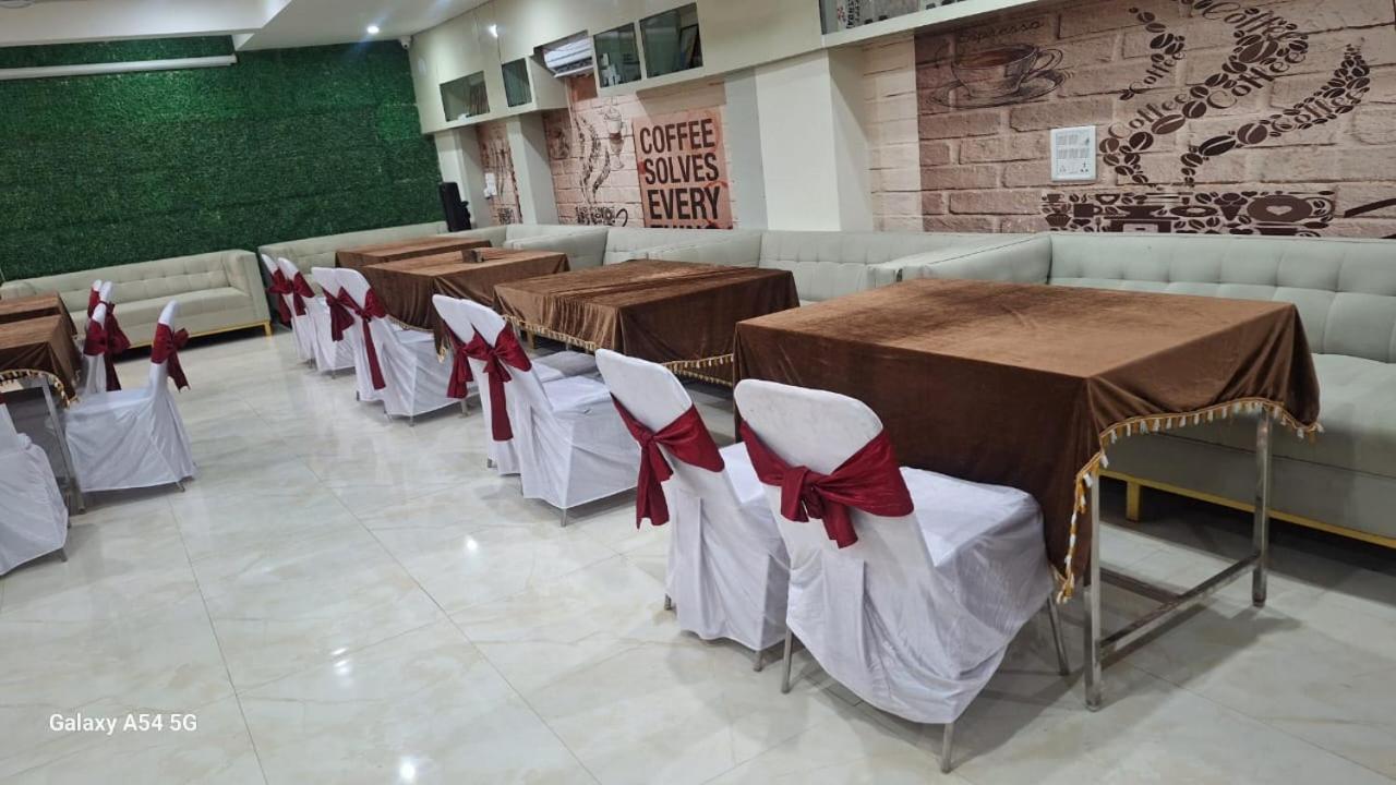 Hotel Immense Residency Faridabad Esterno foto